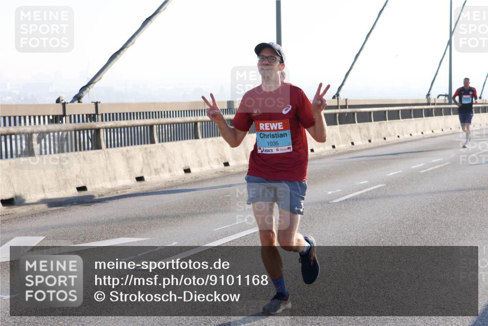 03.10.2025 - Köhlbrandbrückenlauf Strokosch-Dieckow http://msf.ph/oto/9101168 03.10.2025 09:20:33 Position 1 1035 meine-sportfotos.de