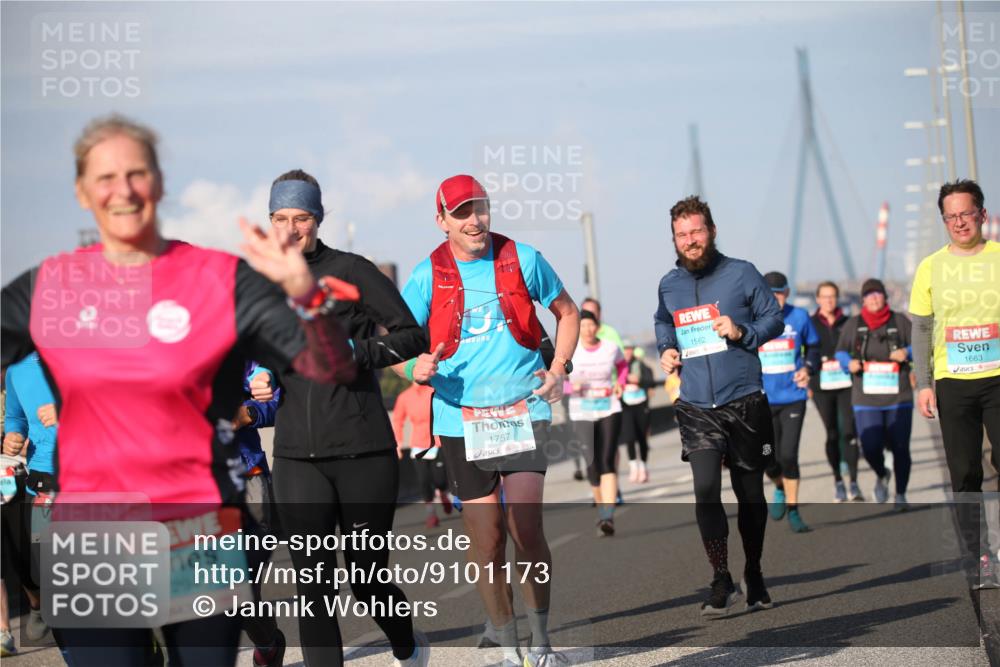 03.10.2025 - Köhlbrandbrückenlauf Jannik Wohlers http://msf.ph/oto/9101173 03.10.2025 10:03:31 Position 3 2943, 1562, 1757, 1663 meine-sportfotos.de