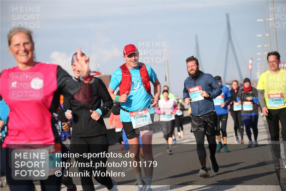 03.10.2025 - Köhlbrandbrückenlauf Jannik Wohlers http://msf.ph/oto/9101179 03.10.2025 10:03:31 Position 3 2943, 1757, 1562, 1663 meine-sportfotos.de