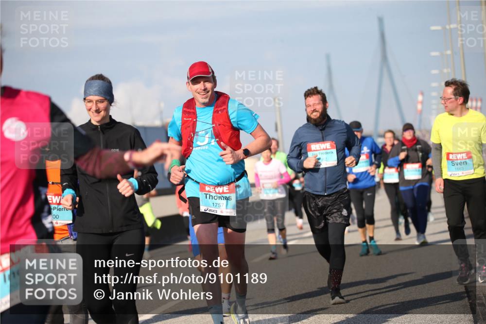 03.10.2025 - Köhlbrandbrückenlauf Jannik Wohlers http://msf.ph/oto/9101189 03.10.2025 10:03:31 Position 3 2043, 00, 1757, 562, 1663 meine-sportfotos.de
