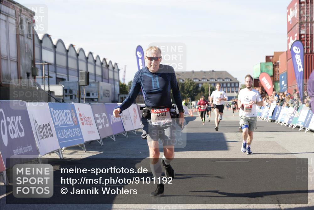 03.10.2025 - Köhlbrandbrückenlauf Jannik Wohlers http://msf.ph/oto/9101192 03.10.2025 12:57:12 Ziel 4042, 4080, 4251, 5699, 5846, 5898, 5926, 6417, 6629, 6819 meine-sportfotos.de
