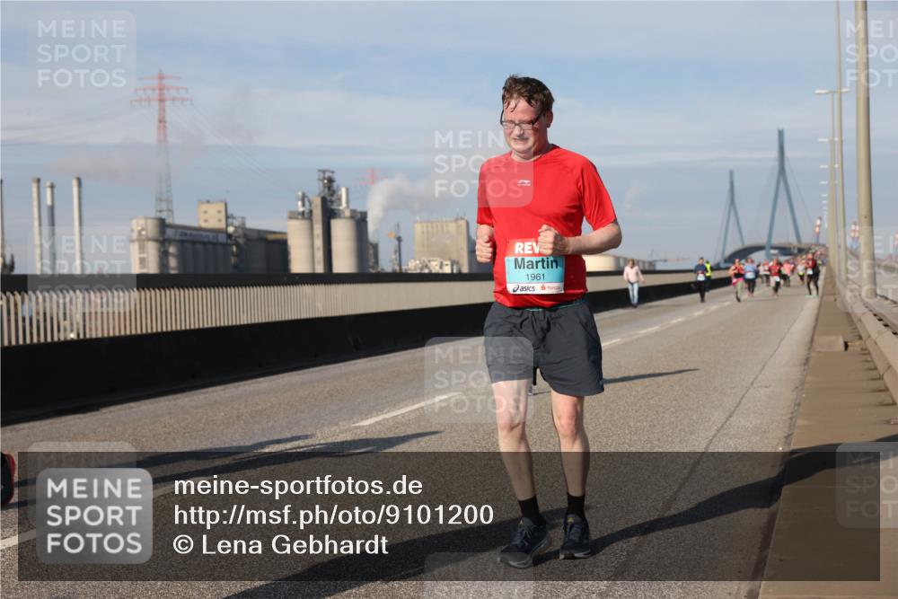 03.10.2025 - Köhlbrandbrückenlauf Lena Gebhardt http://msf.ph/oto/9101200 03.10.2025 10:11:16 Position 2 1961 meine-sportfotos.de