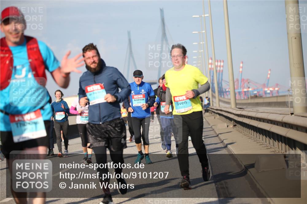 03.10.2025 - Köhlbrandbrückenlauf Jannik Wohlers http://msf.ph/oto/9101207 03.10.2025 10:03:32 Position 3 3574, 3509, 1603 meine-sportfotos.de