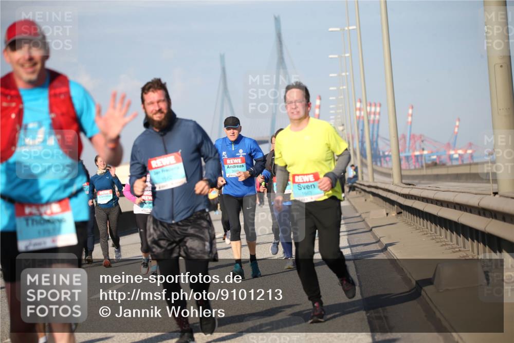 03.10.2025 - Köhlbrandbrückenlauf Jannik Wohlers http://msf.ph/oto/9101213 03.10.2025 10:03:32 Position 3 1663 meine-sportfotos.de