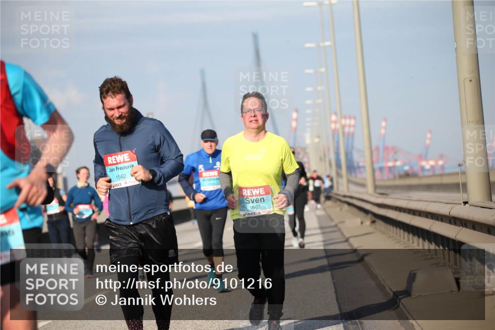 03.10.2025 - Köhlbrandbrückenlauf Jannik Wohlers http://msf.ph/oto/9101216 03.10.2025 10:03:33 Position 3 1562, 1663 meine-sportfotos.de