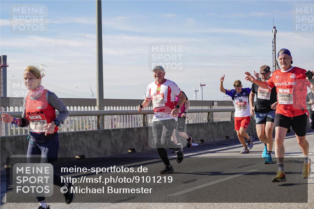 03.10.2025 - Köhlbrandbrückenlauf Michael Burmester http://msf.ph/oto/9101219 03.10.2025 12:46:39 Position 2 273, 4401, 5813, 6563, 6530 meine-sportfotos.de