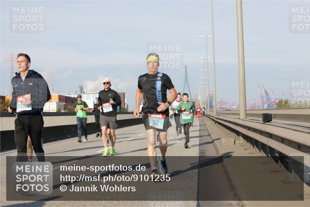 03.10.2025 - Köhlbrandbrückenlauf Jannik Wohlers http://msf.ph/oto/9101235 03.10.2025 09:48:54 Position 3 1216, 40, 3832 meine-sportfotos.de
