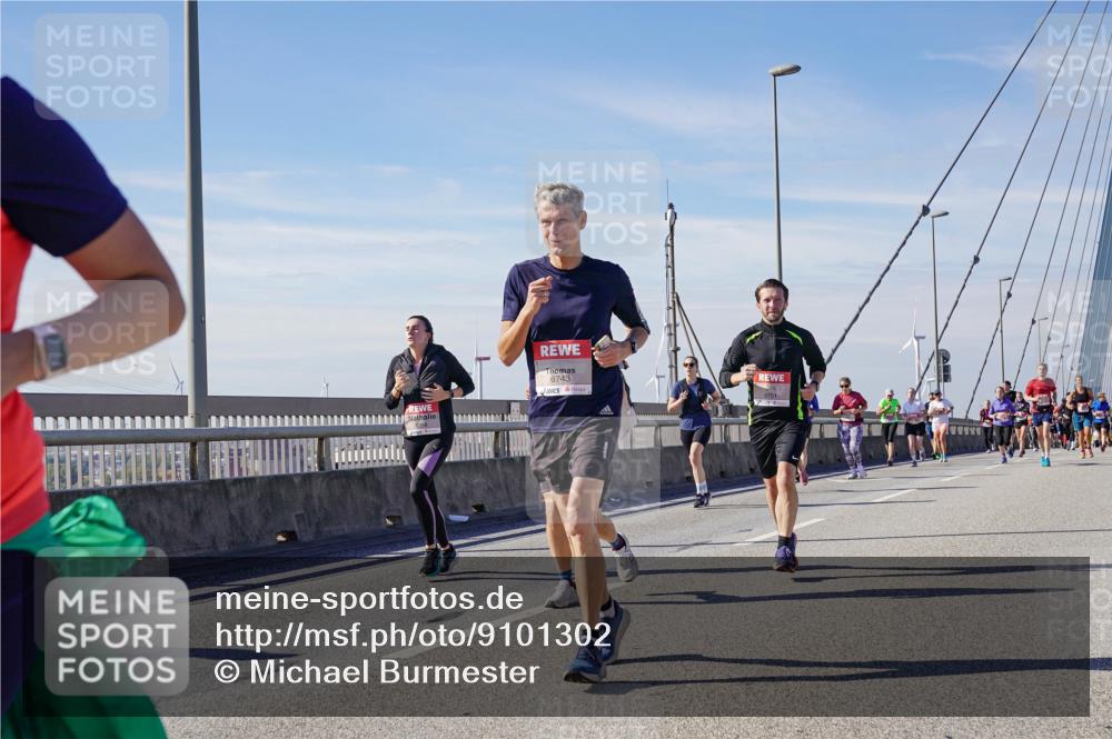 03.10.2025 - Köhlbrandbrückenlauf Michael Burmester http://msf.ph/oto/9101302 03.10.2025 12:46:42 Position 2 6743 meine-sportfotos.de
