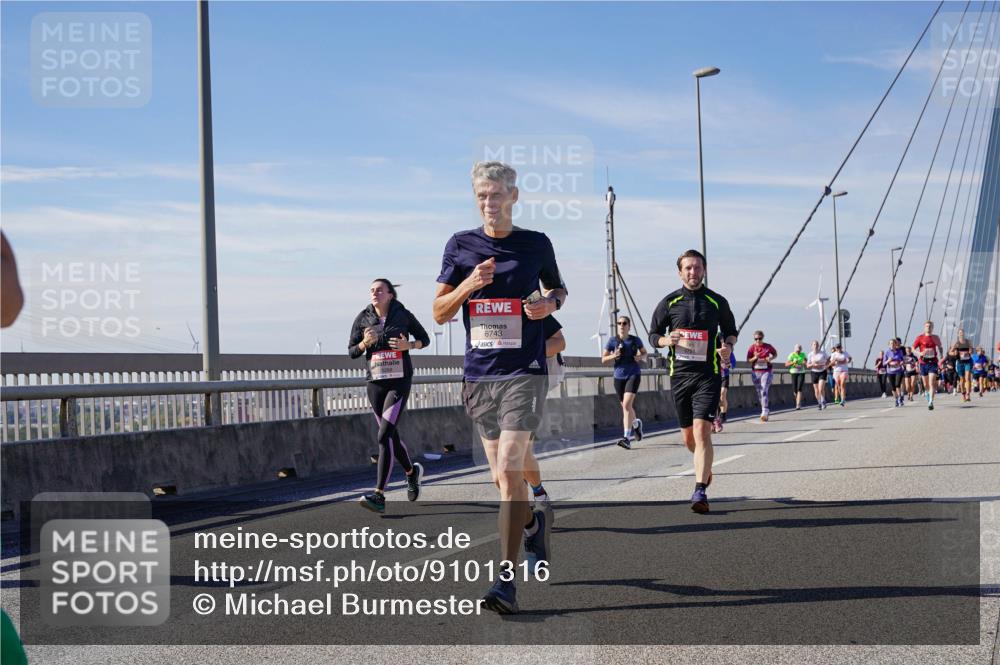 03.10.2025 - Köhlbrandbrückenlauf Michael Burmester http://msf.ph/oto/9101316 03.10.2025 12:46:42 Position 2 6743 meine-sportfotos.de