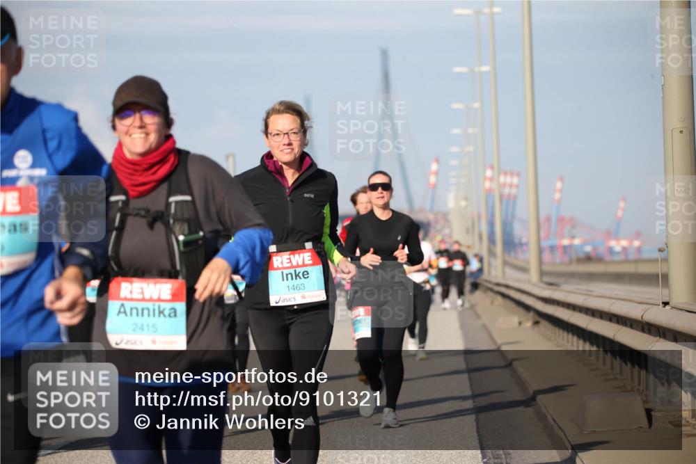 03.10.2025 - Köhlbrandbrückenlauf Jannik Wohlers http://msf.ph/oto/9101321 03.10.2025 10:03:38 Position 3 2415, 1463 meine-sportfotos.de