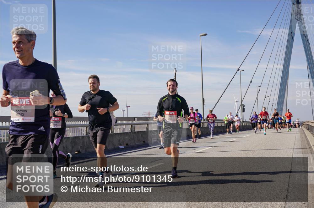 03.10.2025 - Köhlbrandbrückenlauf Michael Burmester http://msf.ph/oto/9101345 03.10.2025 12:46:43 Position 2 6743, 6751 meine-sportfotos.de