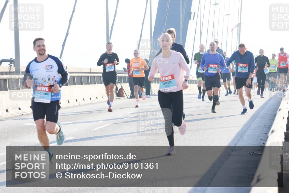 03.10.2025 - Köhlbrandbrückenlauf Strokosch-Dieckow http://msf.ph/oto/9101361 03.10.2025 09:20:52 Position 1 87, 2879, 1251 meine-sportfotos.de