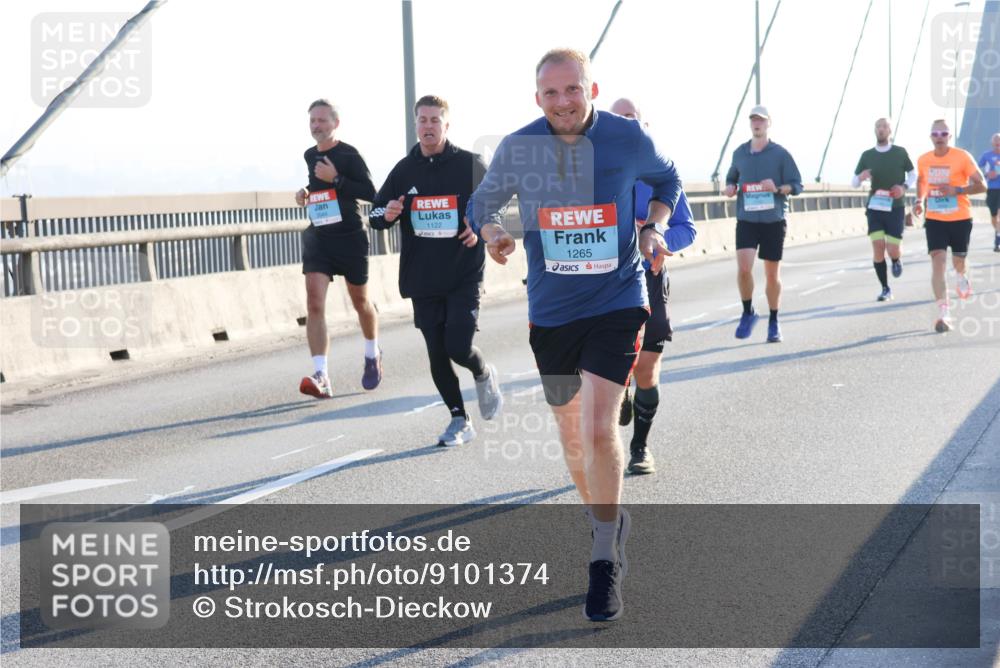 03.10.2025 - Köhlbrandbrückenlauf Strokosch-Dieckow http://msf.ph/oto/9101374 03.10.2025 09:21:01 Position 1 3544, 1122, 1265 meine-sportfotos.de
