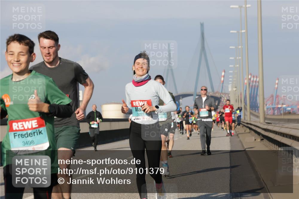 03.10.2025 - Köhlbrandbrückenlauf Jannik Wohlers http://msf.ph/oto/9101379 03.10.2025 09:48:57 Position 3 3498, 3227, 088 meine-sportfotos.de