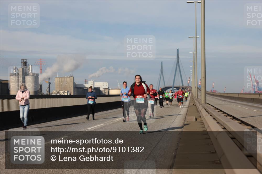 03.10.2025 - Köhlbrandbrückenlauf Lena Gebhardt http://msf.ph/oto/9101382 03.10.2025 10:11:34 Position 2 2344 meine-sportfotos.de