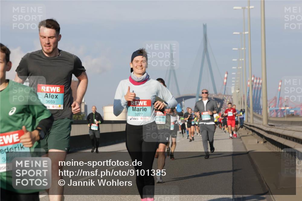 03.10.2025 - Köhlbrandbrückenlauf Jannik Wohlers http://msf.ph/oto/9101385 03.10.2025 09:48:57 Position 3 3498, 3659, 3227, 1088 meine-sportfotos.de