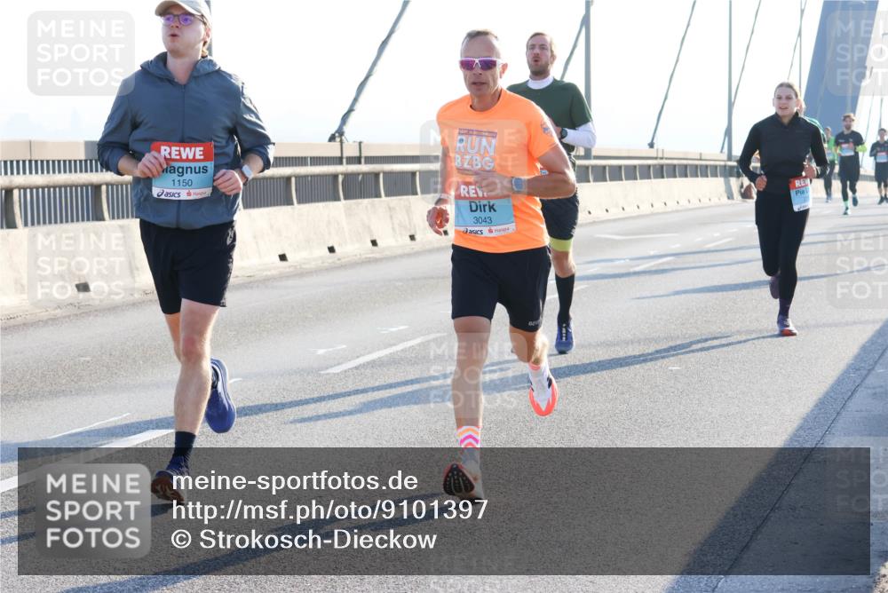 03.10.2025 - Köhlbrandbrückenlauf Strokosch-Dieckow http://msf.ph/oto/9101397 03.10.2025 09:21:04 Position 1 1150, 3043 meine-sportfotos.de