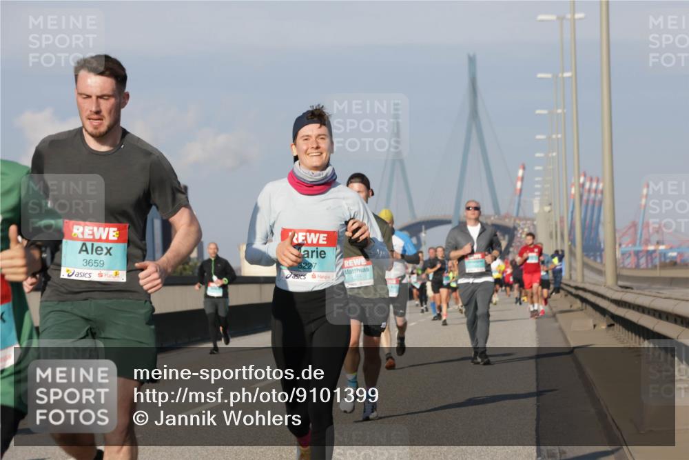 03.10.2025 - Köhlbrandbrückenlauf Jannik Wohlers http://msf.ph/oto/9101399 03.10.2025 09:48:57 Position 3 3659, 3227, 1088 meine-sportfotos.de