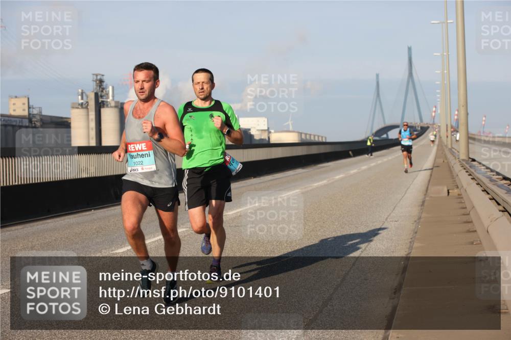 03.10.2025 - Köhlbrandbrückenlauf Lena Gebhardt http://msf.ph/oto/9101401 03.10.2025 09:36:35 Position 2 1022 meine-sportfotos.de