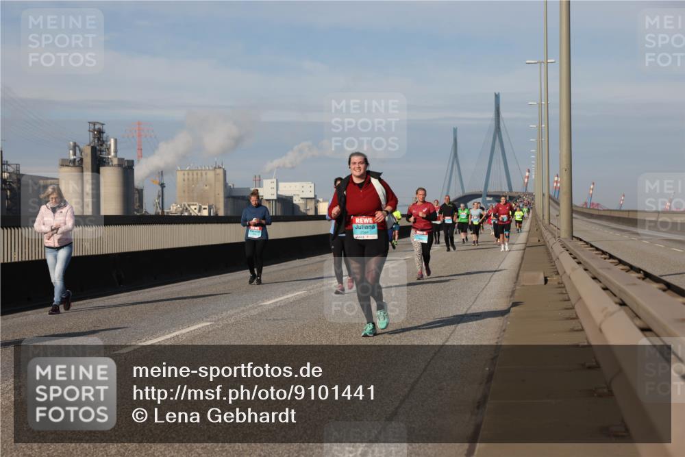 03.10.2025 - Köhlbrandbrückenlauf Lena Gebhardt http://msf.ph/oto/9101441 03.10.2025 10:11:34 Position 2 2344 meine-sportfotos.de