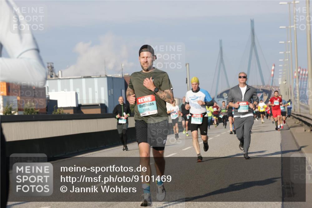 03.10.2025 - Köhlbrandbrückenlauf Jannik Wohlers http://msf.ph/oto/9101469 03.10.2025 09:49:00 Position 3 1088, 1334 meine-sportfotos.de
