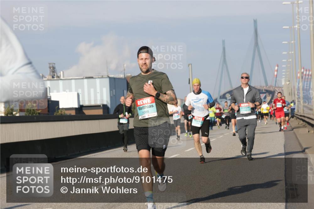 03.10.2025 - Köhlbrandbrückenlauf Jannik Wohlers http://msf.ph/oto/9101475 03.10.2025 09:49:00 Position 3 1088, 41, 1334 meine-sportfotos.de