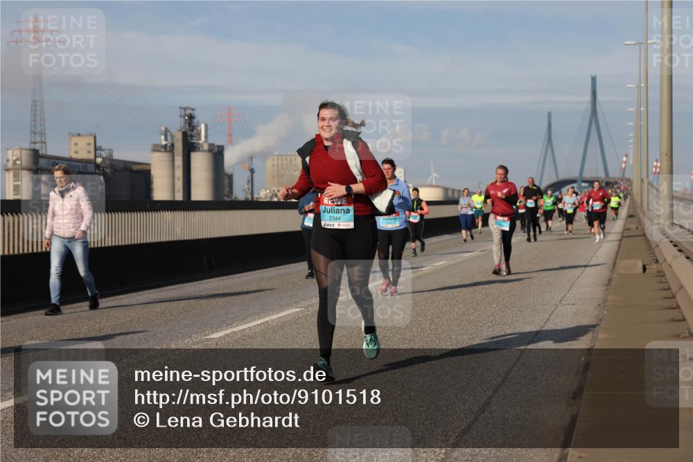 03.10.2025 - Köhlbrandbrückenlauf Lena Gebhardt http://msf.ph/oto/9101518 03.10.2025 10:11:36 Position 2 2344 meine-sportfotos.de
