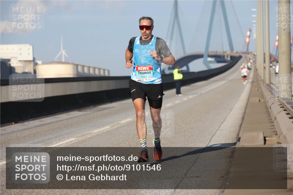 03.10.2025 - Köhlbrandbrückenlauf Lena Gebhardt http://msf.ph/oto/9101546 03.10.2025 09:36:40 Position 2 1041 meine-sportfotos.de