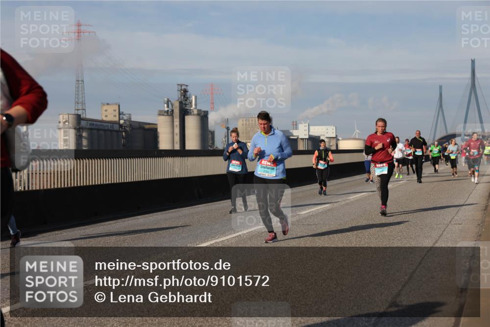 03.10.2025 - Köhlbrandbrückenlauf Lena Gebhardt http://msf.ph/oto/9101572 03.10.2025 10:11:38 Position 2  meine-sportfotos.de