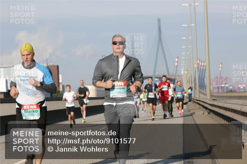 03.10.2025 - Köhlbrandbrückenlauf Jannik Wohlers http://msf.ph/oto/9101577 03.10.2025 09:49:03 Position 3 41, 1334, 1116 meine-sportfotos.de
