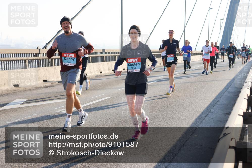03.10.2025 - Köhlbrandbrückenlauf Strokosch-Dieckow http://msf.ph/oto/9101587 03.10.2025 09:21:47 Position 1 1237, 1258 meine-sportfotos.de