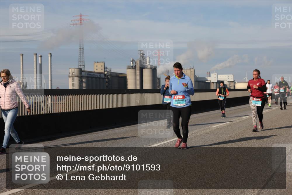 03.10.2025 - Köhlbrandbrückenlauf Lena Gebhardt http://msf.ph/oto/9101593 03.10.2025 10:11:38 Position 2 2781 meine-sportfotos.de