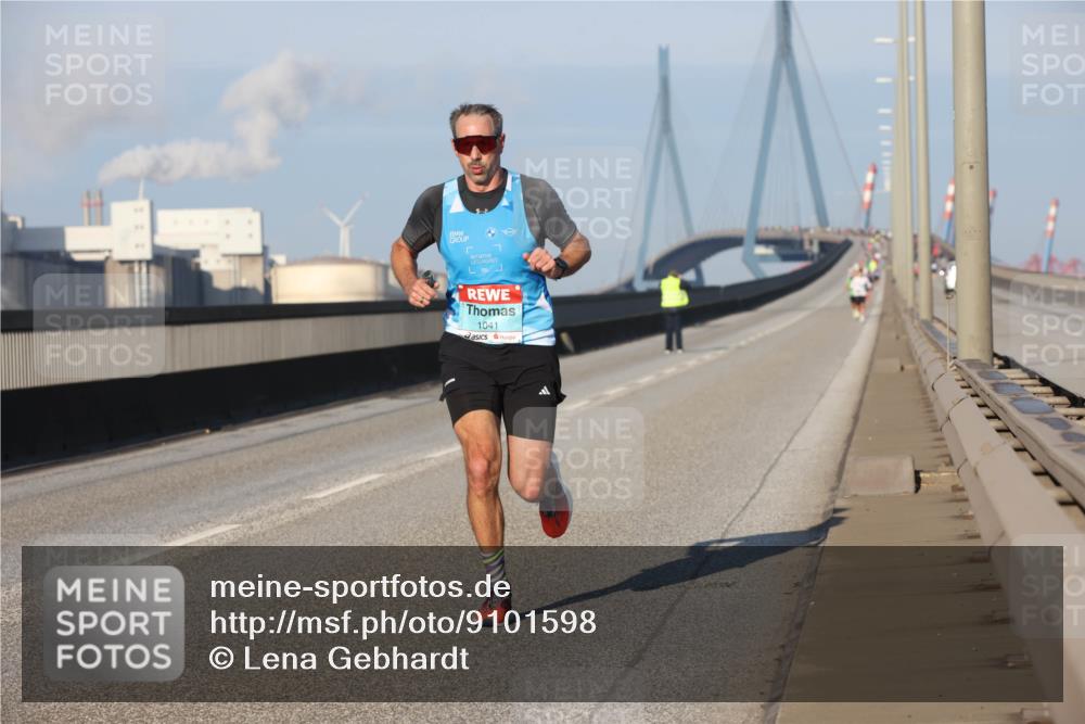 03.10.2025 - Köhlbrandbrückenlauf Lena Gebhardt http://msf.ph/oto/9101598 03.10.2025 09:36:40 Position 2 6, 1041 meine-sportfotos.de