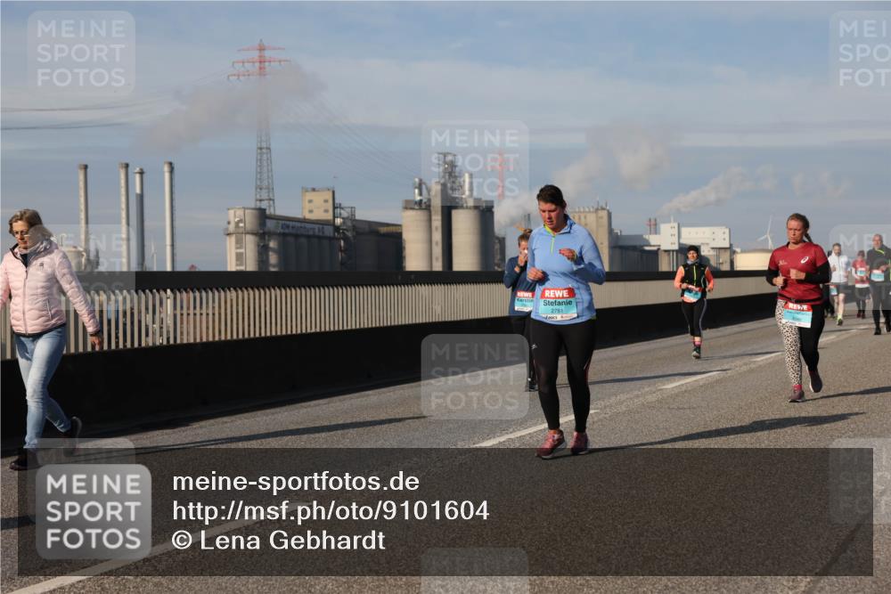 03.10.2025 - Köhlbrandbrückenlauf Lena Gebhardt http://msf.ph/oto/9101604 03.10.2025 10:11:38 Position 2 2781 meine-sportfotos.de