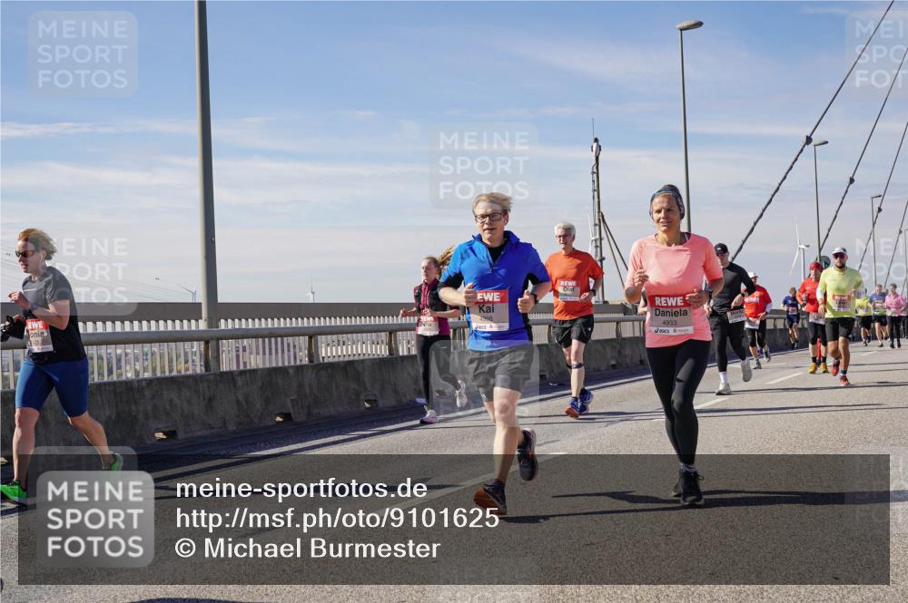 03.10.2025 - Köhlbrandbrückenlauf Michael Burmester http://msf.ph/oto/9101625 03.10.2025 12:46:55 Position 2 4998, 4933 meine-sportfotos.de