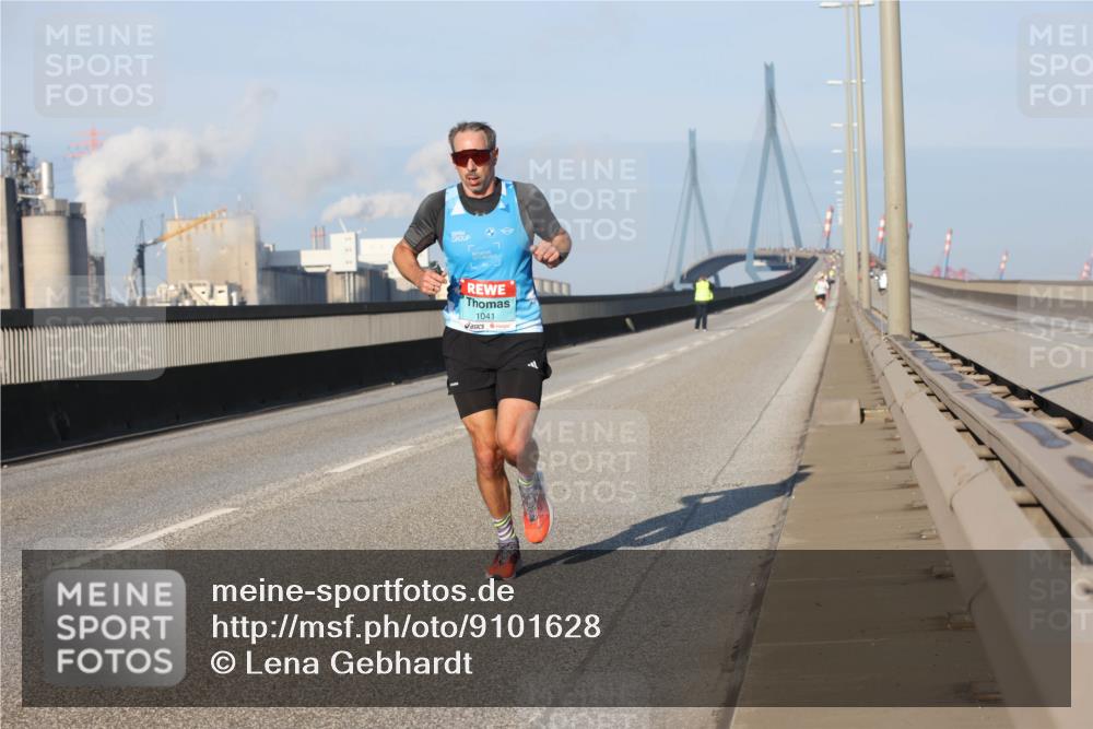 03.10.2025 - Köhlbrandbrückenlauf Lena Gebhardt http://msf.ph/oto/9101628 03.10.2025 09:36:41 Position 2 1041 meine-sportfotos.de