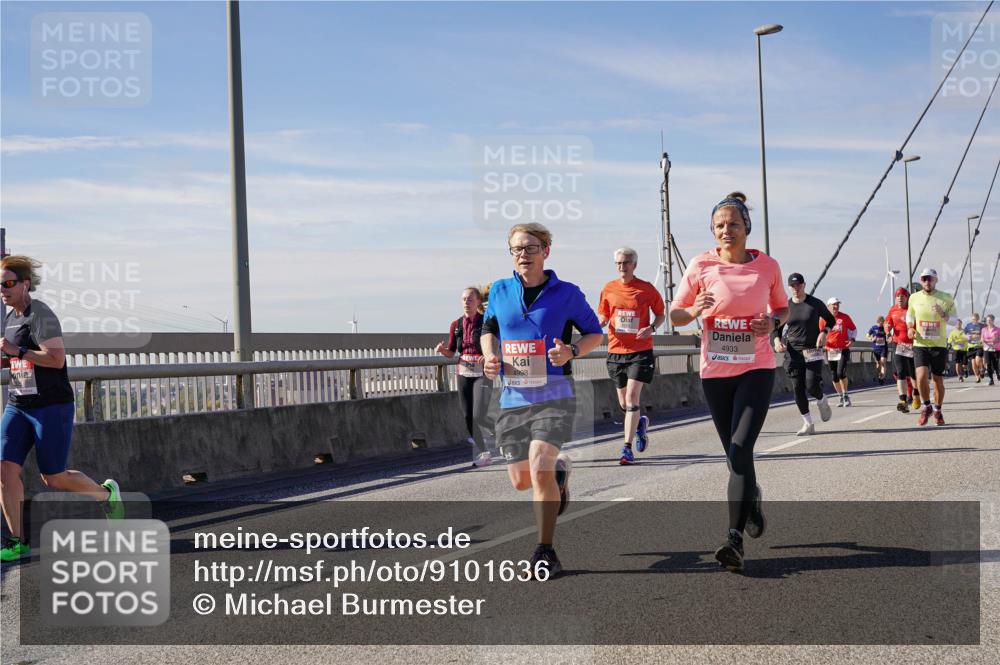 03.10.2025 - Köhlbrandbrückenlauf Michael Burmester http://msf.ph/oto/9101636 03.10.2025 12:46:55 Position 2 4998, 4933 meine-sportfotos.de