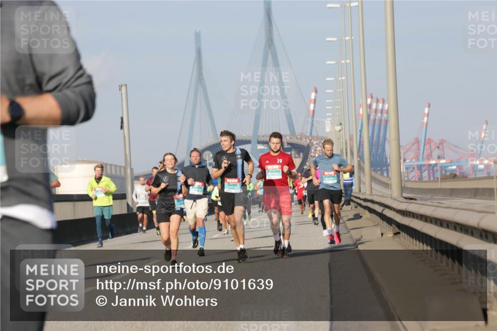 03.10.2025 - Köhlbrandbrückenlauf Jannik Wohlers http://msf.ph/oto/9101639 03.10.2025 09:49:05 Position 3 19 meine-sportfotos.de