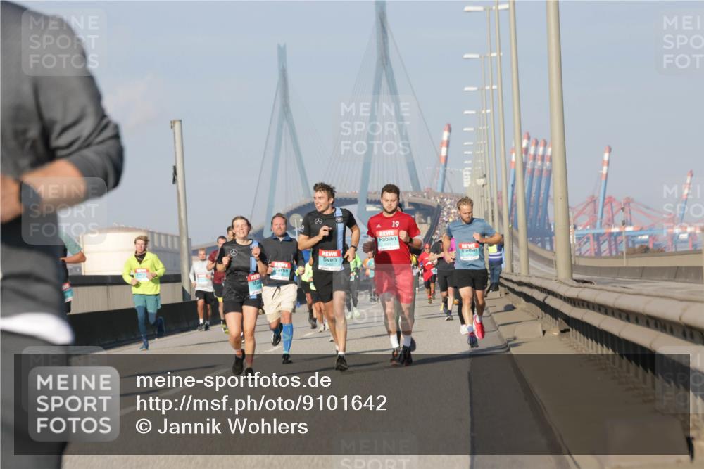 03.10.2025 - Köhlbrandbrückenlauf Jannik Wohlers http://msf.ph/oto/9101642 03.10.2025 09:49:05 Position 3 19, 3462 meine-sportfotos.de