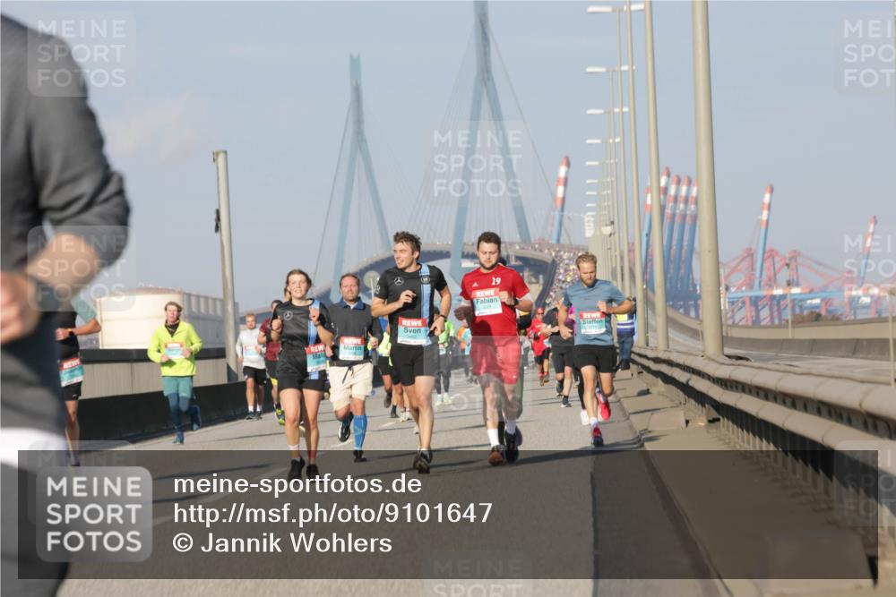 03.10.2025 - Köhlbrandbrückenlauf Jannik Wohlers http://msf.ph/oto/9101647 03.10.2025 09:49:05 Position 3 19 meine-sportfotos.de
