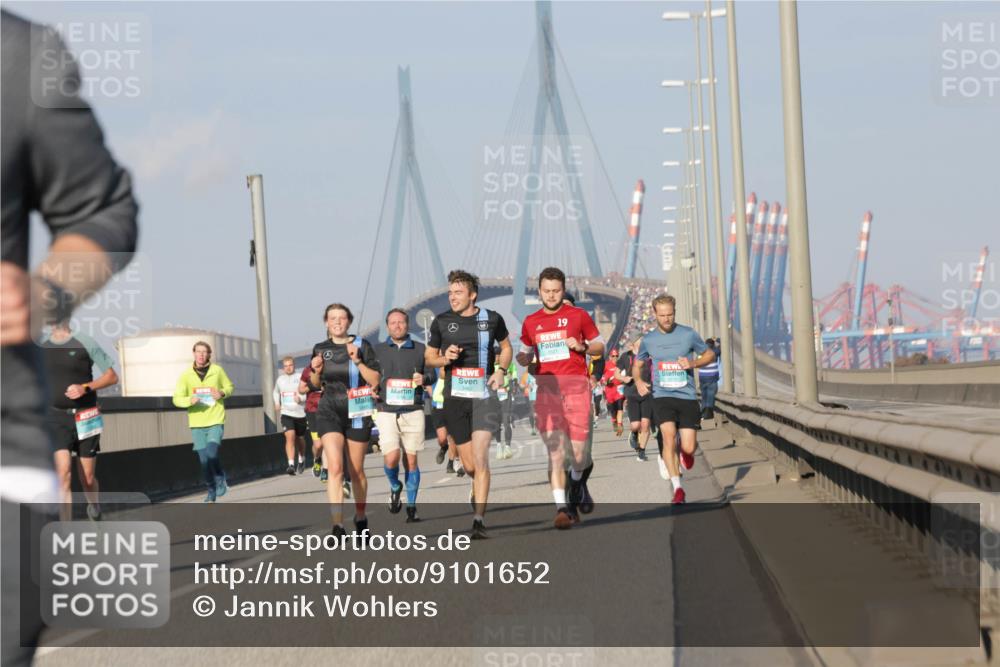03.10.2025 - Köhlbrandbrückenlauf Jannik Wohlers http://msf.ph/oto/9101652 03.10.2025 09:49:05 Position 3 19, 3710 meine-sportfotos.de