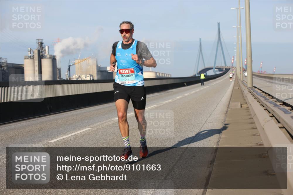 03.10.2025 - Köhlbrandbrückenlauf Lena Gebhardt http://msf.ph/oto/9101663 03.10.2025 09:36:42 Position 2 7, 1041 meine-sportfotos.de