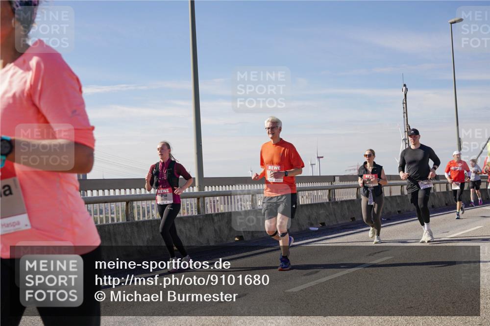03.10.2025 - Köhlbrandbrückenlauf Michael Burmester http://msf.ph/oto/9101680 03.10.2025 12:46:57 Position 2  meine-sportfotos.de