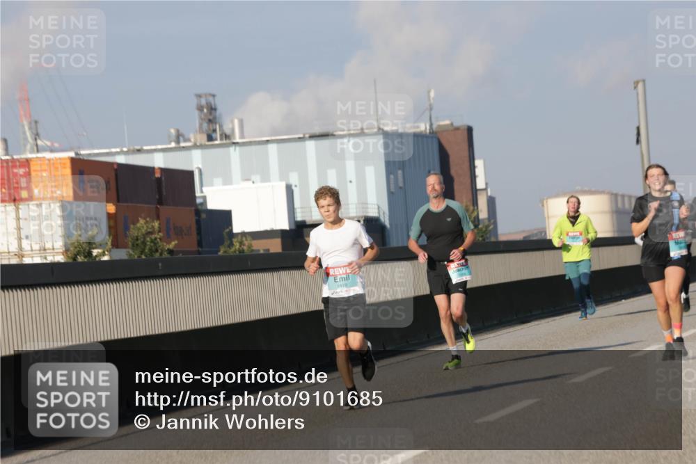 03.10.2025 - Köhlbrandbrückenlauf Jannik Wohlers http://msf.ph/oto/9101685 03.10.2025 09:49:07 Position 3 1878, 1056 meine-sportfotos.de