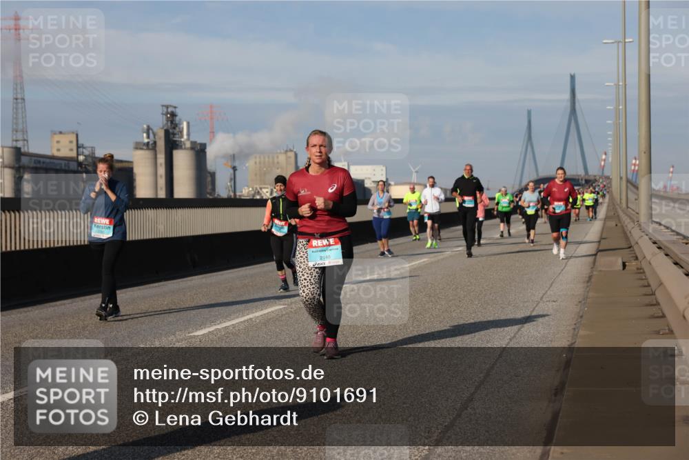 03.10.2025 - Köhlbrandbrückenlauf Lena Gebhardt http://msf.ph/oto/9101691 03.10.2025 10:11:41 Position 2 14, 2148 meine-sportfotos.de