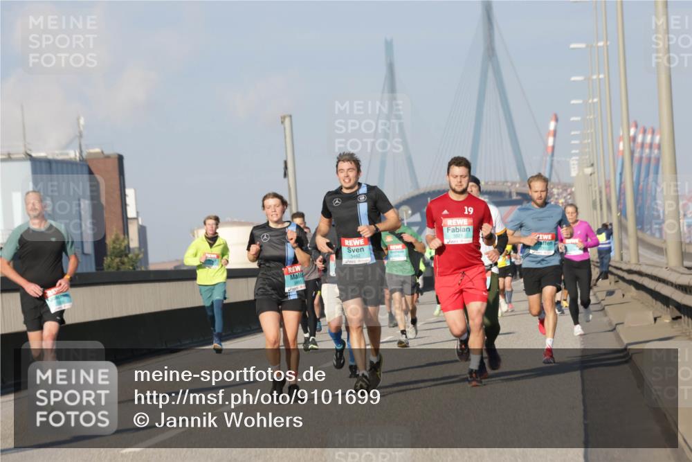 03.10.2025 - Köhlbrandbrückenlauf Jannik Wohlers http://msf.ph/oto/9101699 03.10.2025 09:49:08 Position 3 3462, 19, 3521 meine-sportfotos.de