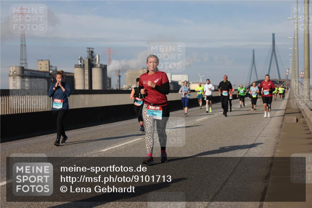 03.10.2025 - Köhlbrandbrückenlauf Lena Gebhardt http://msf.ph/oto/9101713 03.10.2025 10:11:41 Position 2 2148 meine-sportfotos.de