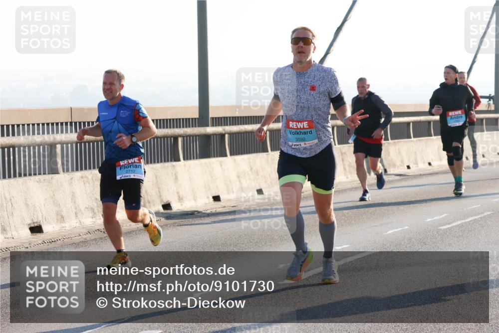 03.10.2025 - Köhlbrandbrückenlauf Strokosch-Dieckow http://msf.ph/oto/9101730 03.10.2025 09:22:05 Position 1 2712, 3592 meine-sportfotos.de