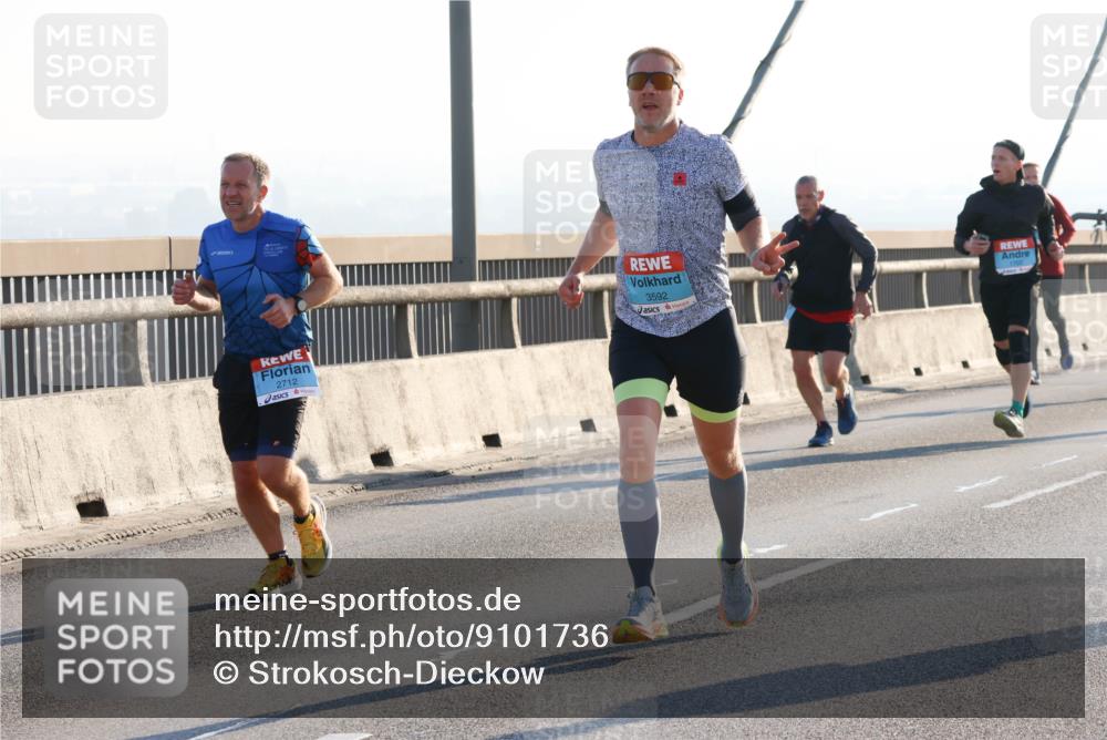 03.10.2025 - Köhlbrandbrückenlauf Strokosch-Dieckow http://msf.ph/oto/9101736 03.10.2025 09:22:05 Position 1 2712, 3592 meine-sportfotos.de