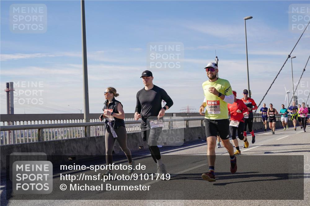03.10.2025 - Köhlbrandbrückenlauf Michael Burmester http://msf.ph/oto/9101749 03.10.2025 12:46:59 Position 2 6379 meine-sportfotos.de